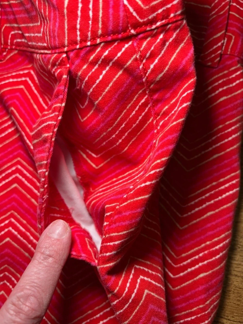 LOFT Red Chevron Print Shorts Womens Size 14 Ann Taylor Summer Casual